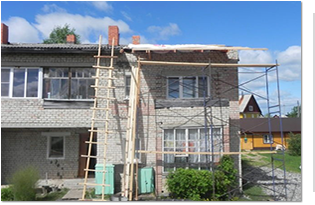 В посёлке Вохма Костромской области по региональной программе идёт ремонт дома на улице Нагорная