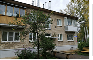 По региональной программе отремонтирован фасад на ул. Филиппова, 5, в д. Середняя