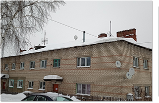 В п. Островское активно идут работы по капитальному ремонту крыши МКД